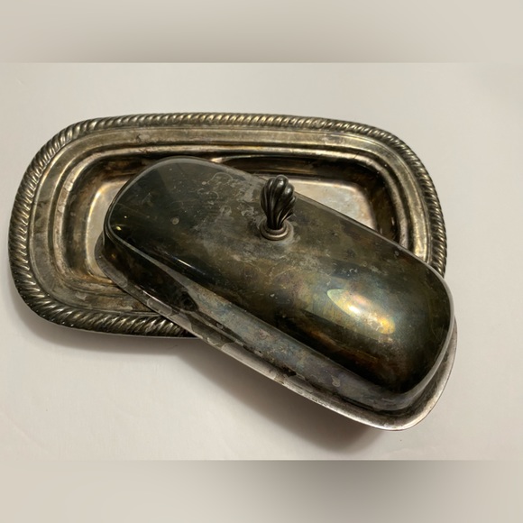 Vintage WM Rogers Silver-Plated Butter Dish - Picture 7 of 12
